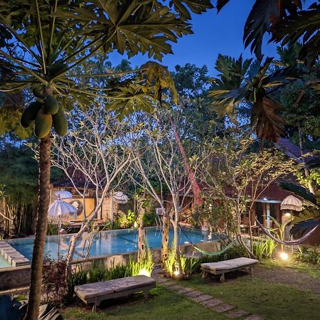Astuti Gallery Homestay Yogyakarta Extérieur photo