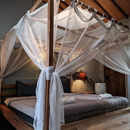 Astuti Gallery Homestay Yogyakarta Extérieur photo