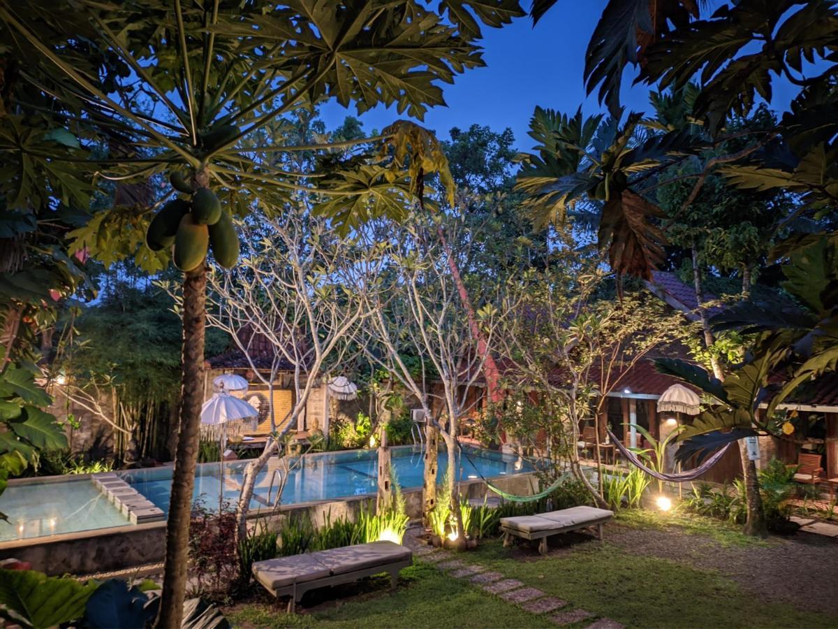 Astuti Gallery Homestay Yogyakarta Extérieur photo