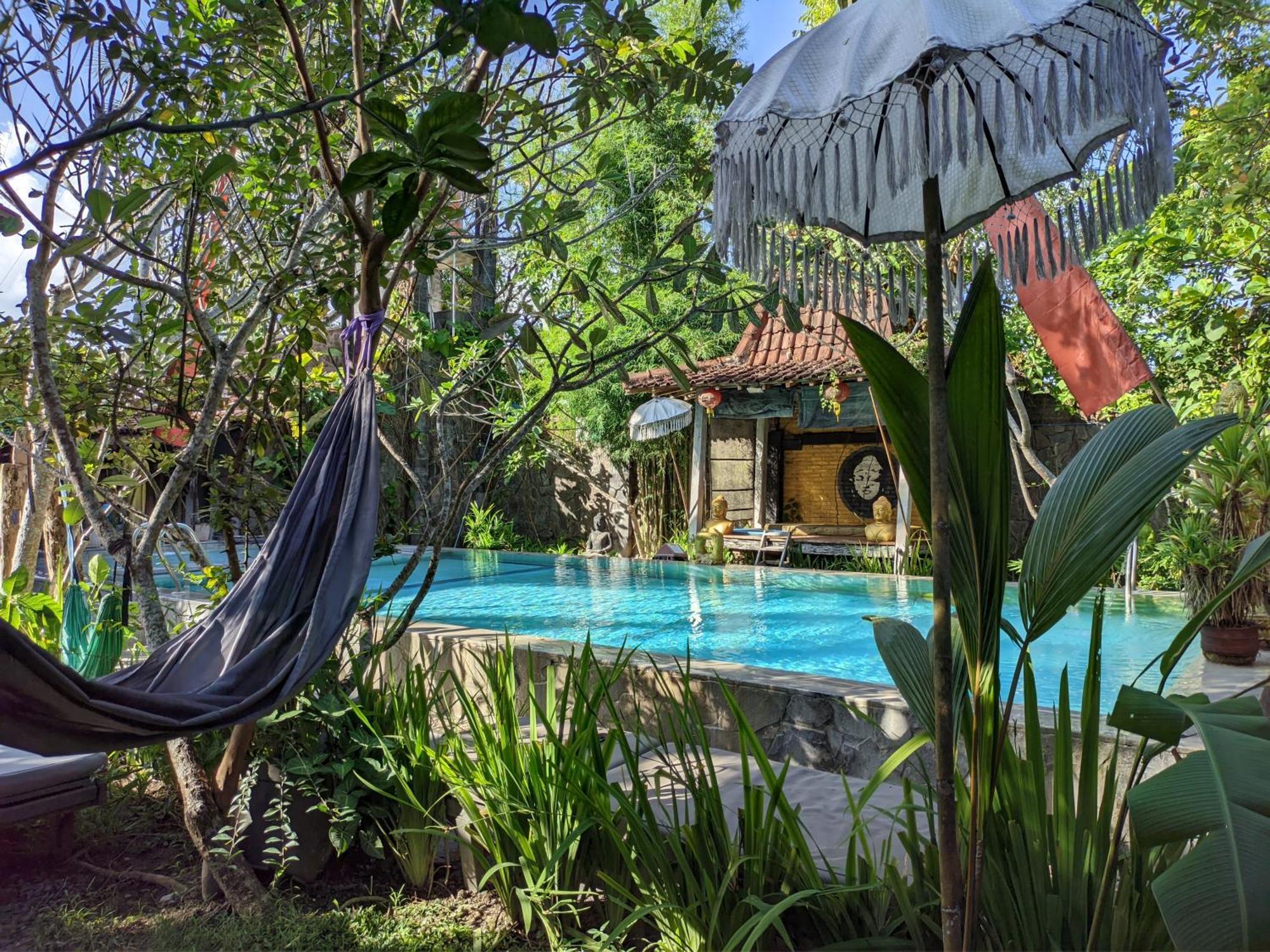Astuti Gallery Homestay Yogyakarta Extérieur photo