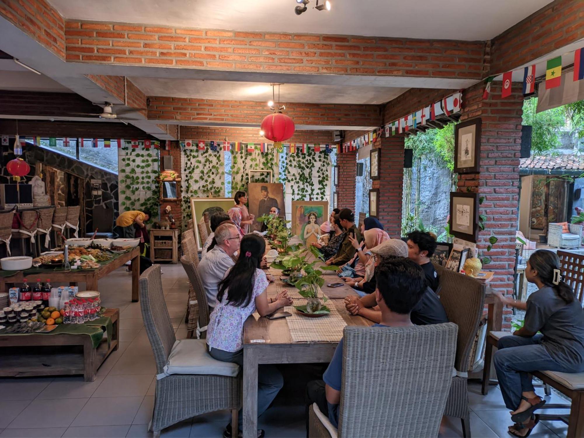 Astuti Gallery Homestay Yogyakarta Extérieur photo