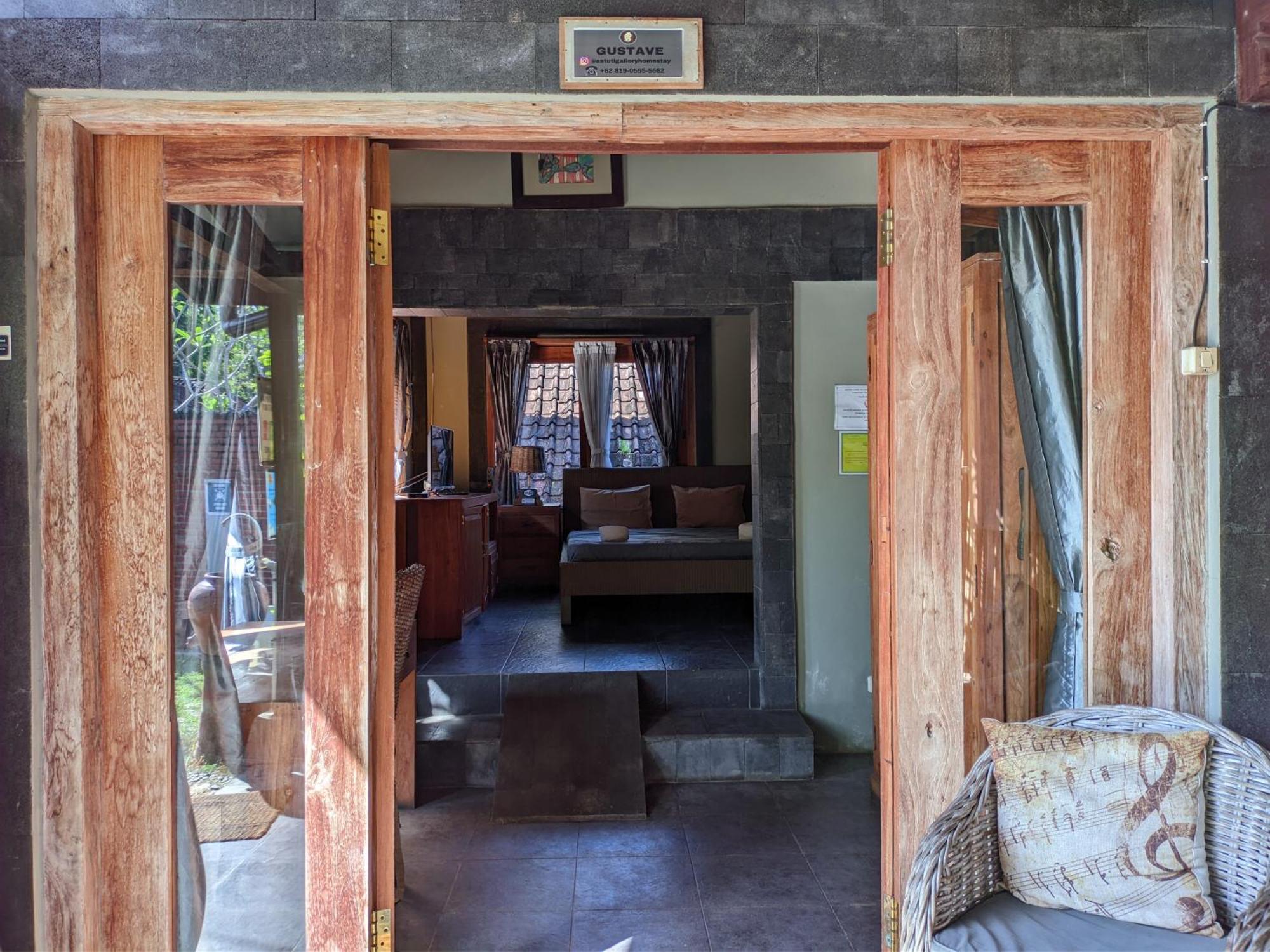 Astuti Gallery Homestay Yogyakarta Extérieur photo