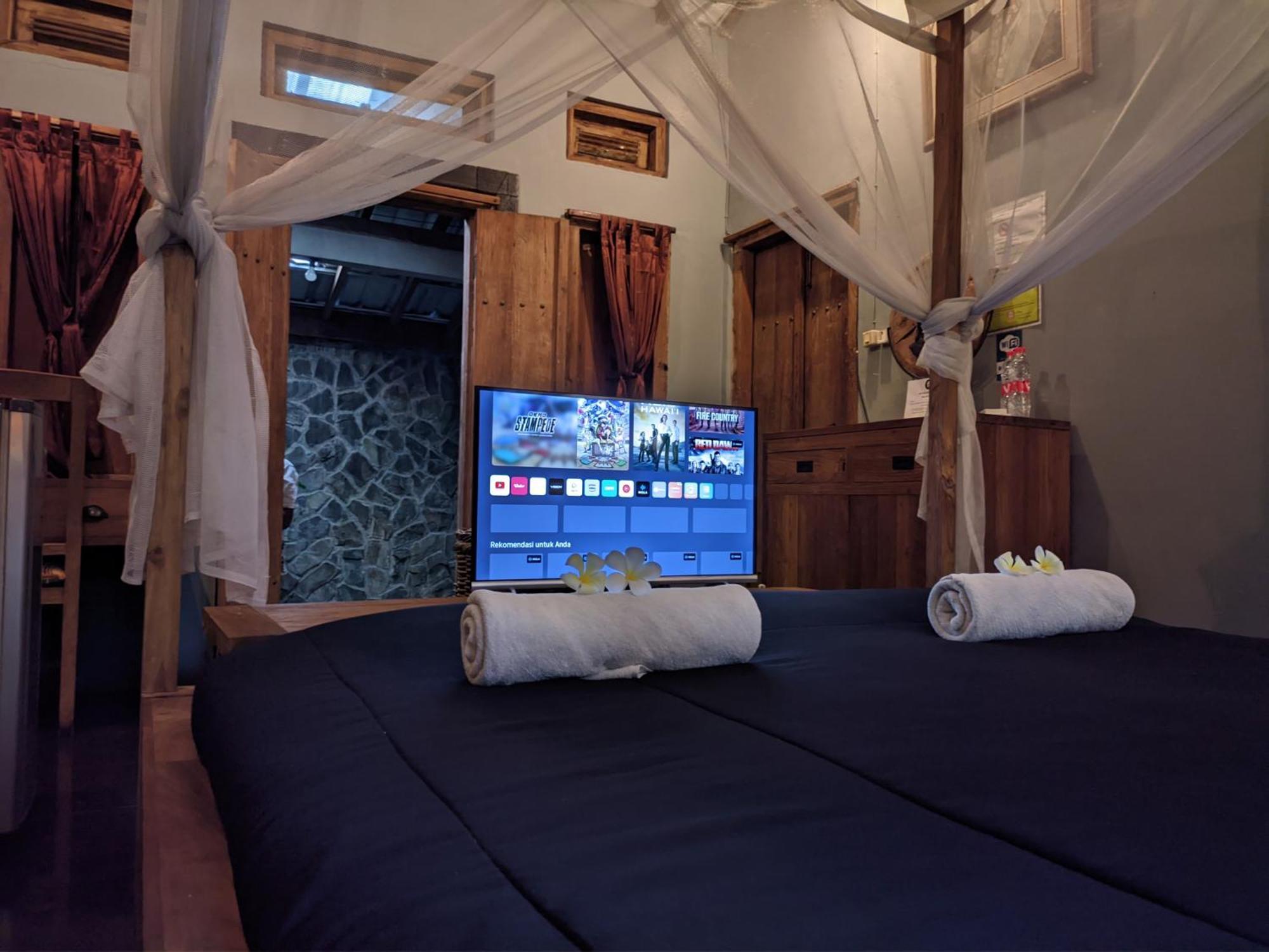 Astuti Gallery Homestay Yogyakarta Extérieur photo