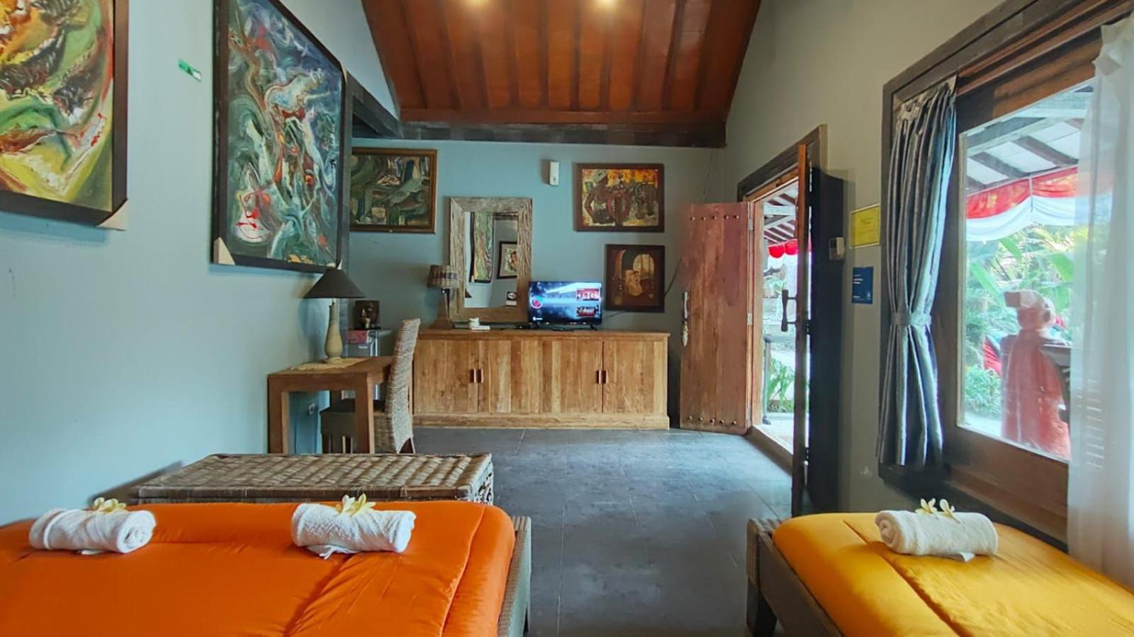 Astuti Gallery Homestay Yogyakarta Extérieur photo