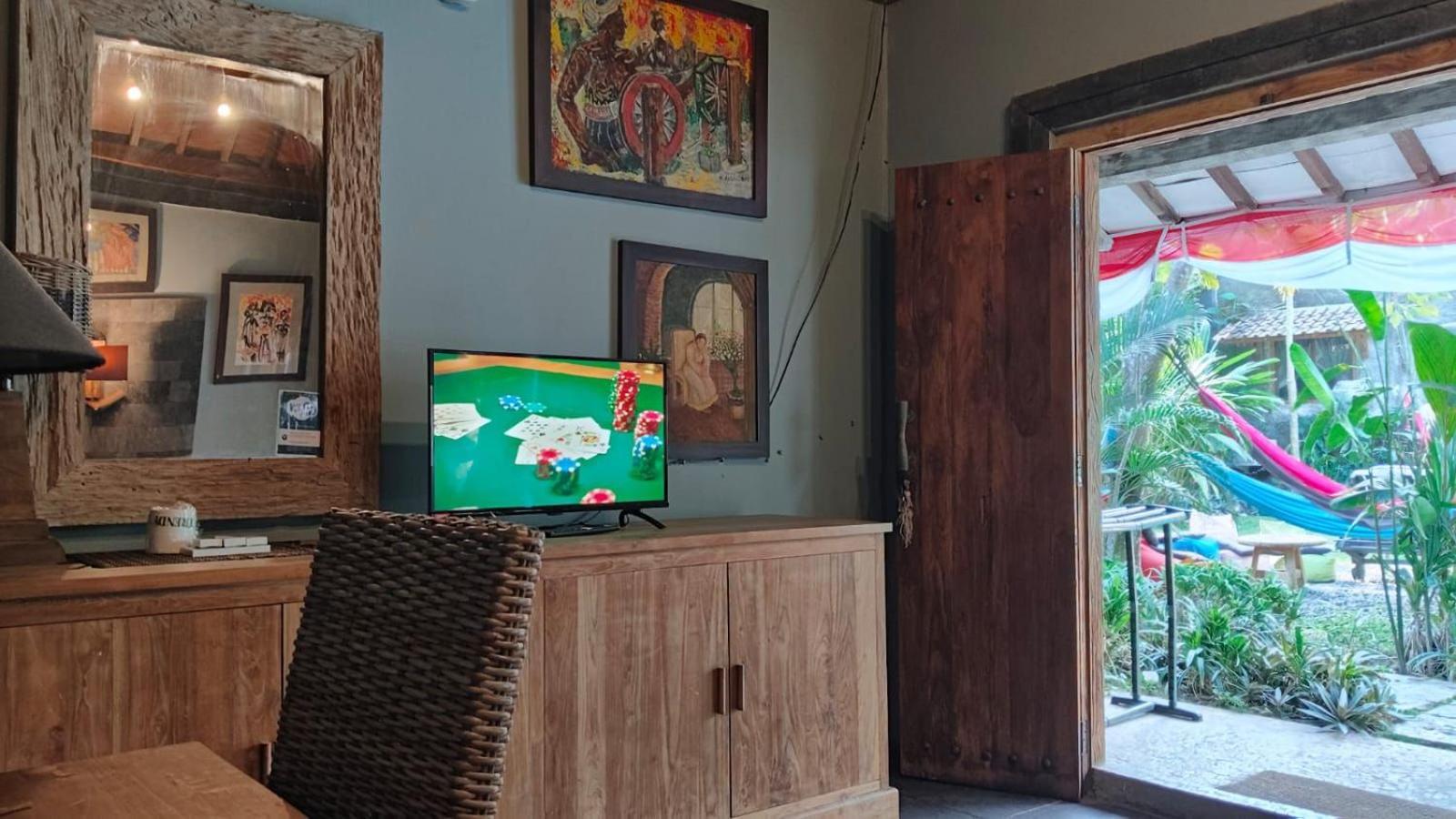 Astuti Gallery Homestay Yogyakarta Extérieur photo