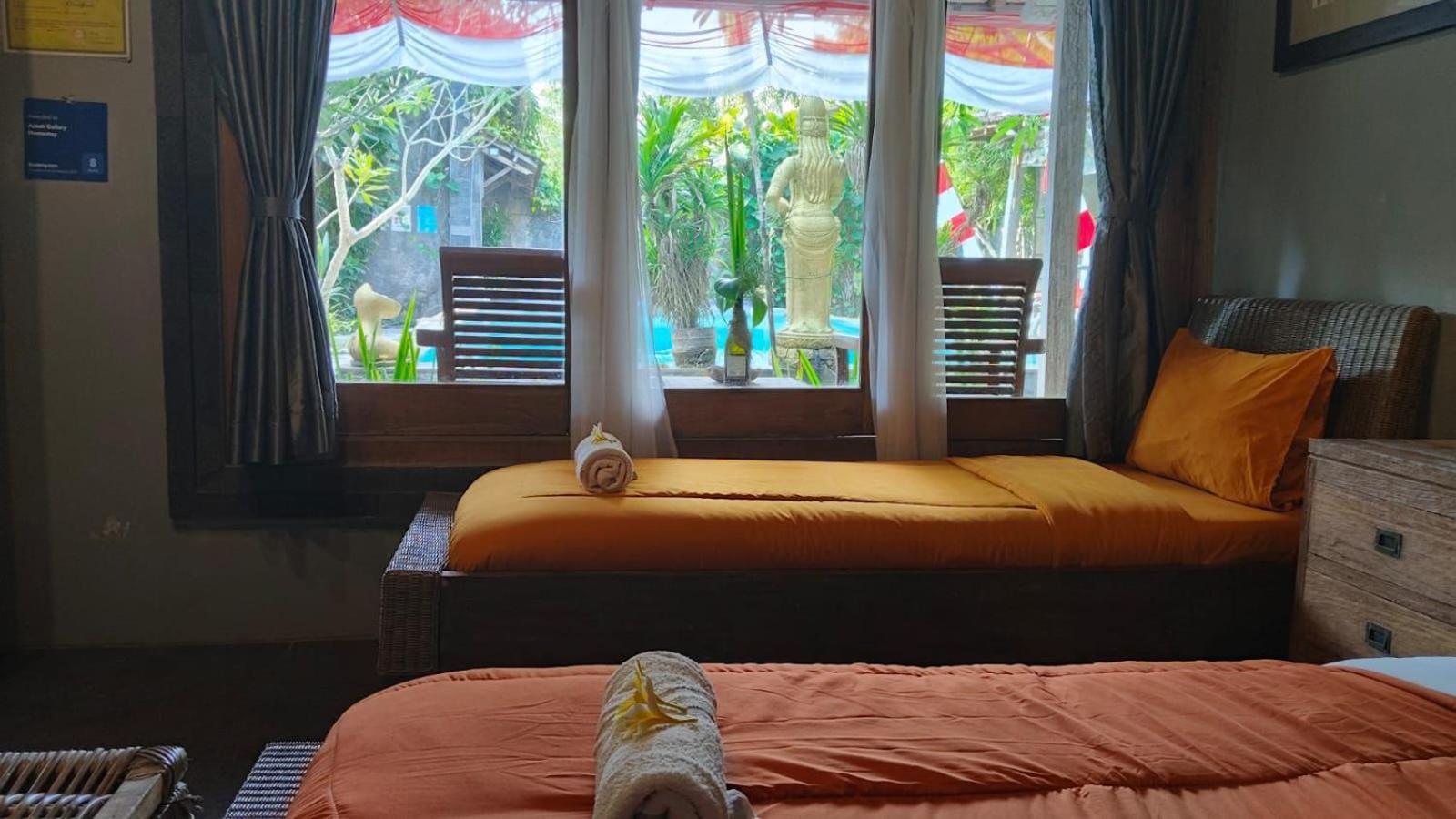 Astuti Gallery Homestay Yogyakarta Extérieur photo